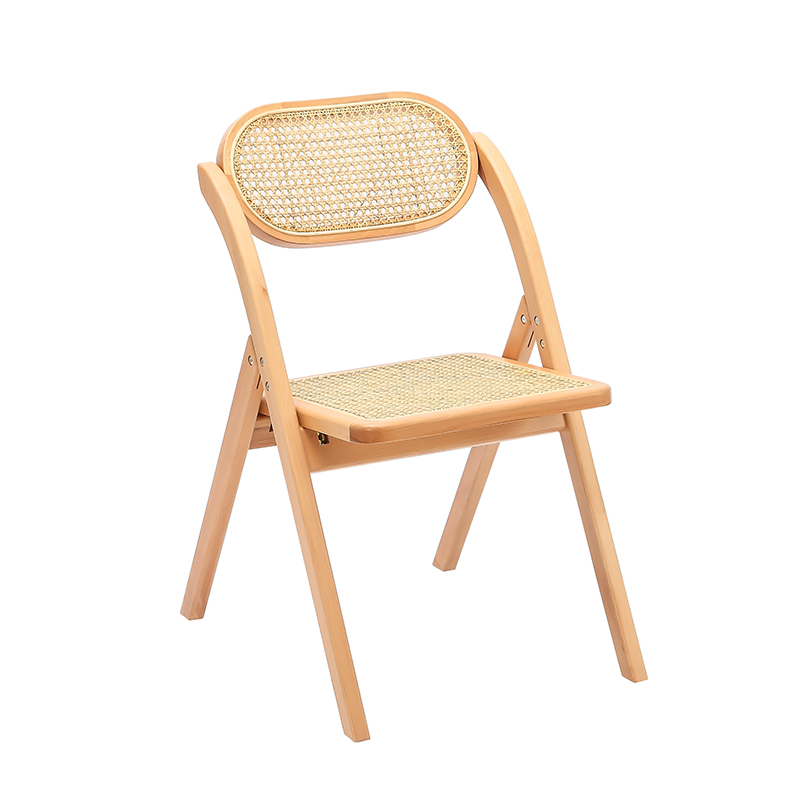 Klappbarer Holzstuhl mit Rattan-Kontaktfläche