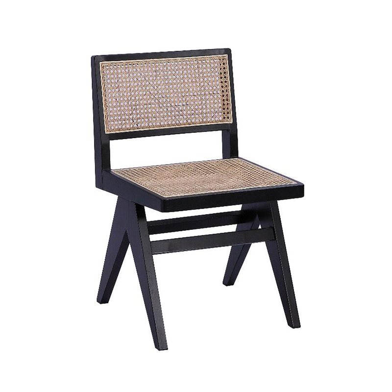 Holzstuhl mit Scherenbeinen und geflochtenem Rattan